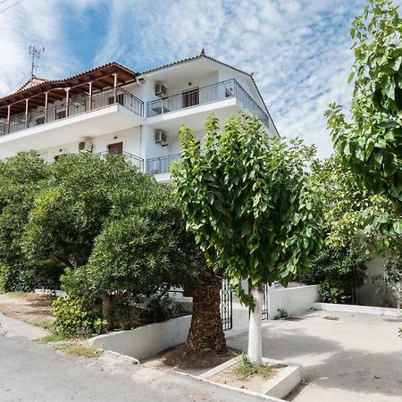 Areti Apartments Poros  Eksteriør billede
