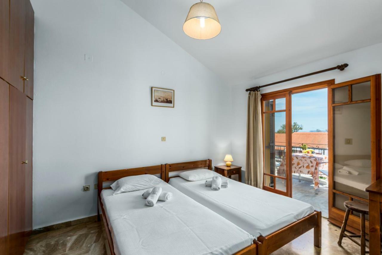 Areti Apartments Poros  Eksteriør billede