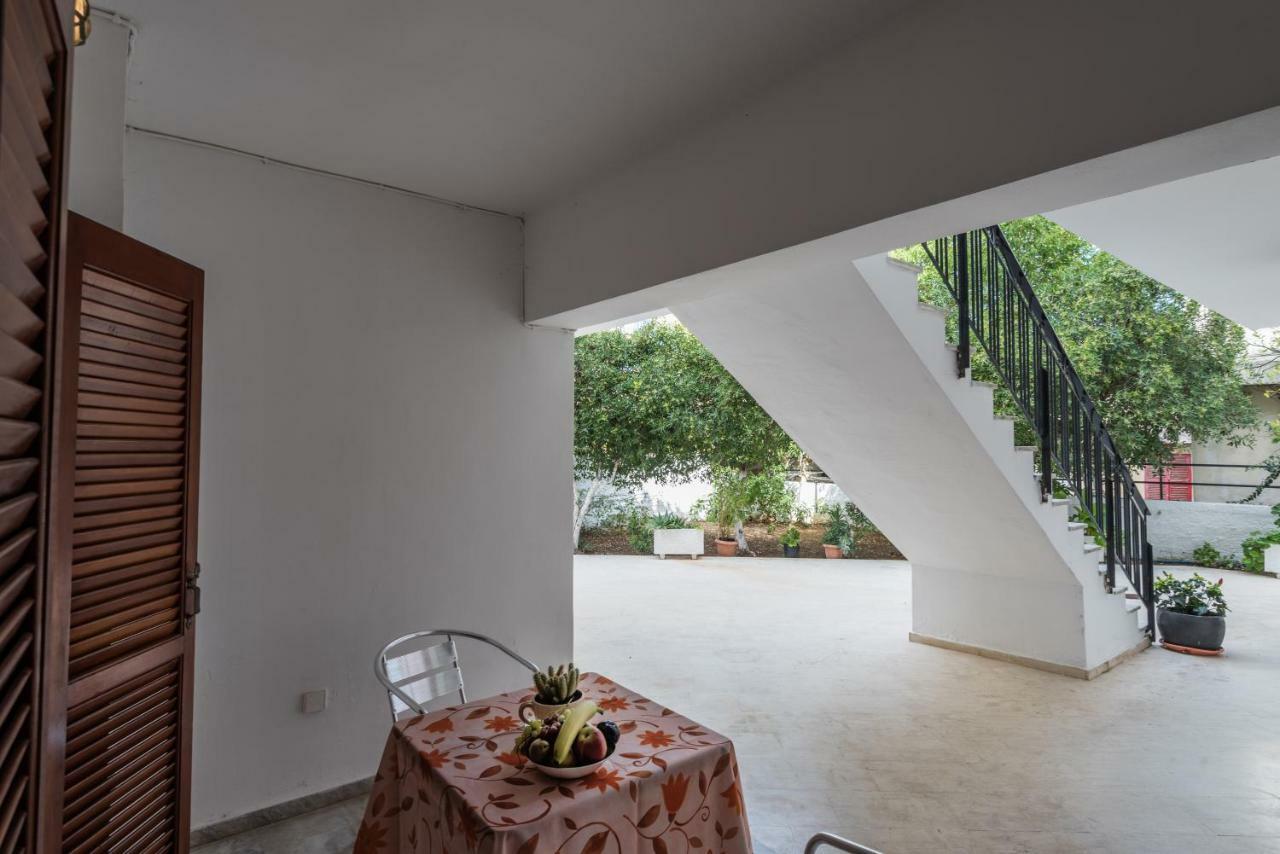 Areti Apartments Poros  Eksteriør billede