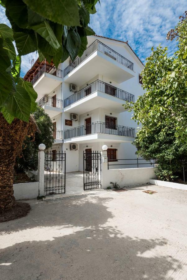Areti Apartments Poros  Eksteriør billede
